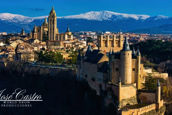 Alcázar de Segovia a vista de dron el castillo español que inspiró a Disney